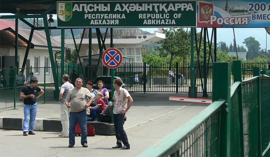 При возвращении из Абхазии нужно сдавать ПЦР-тест